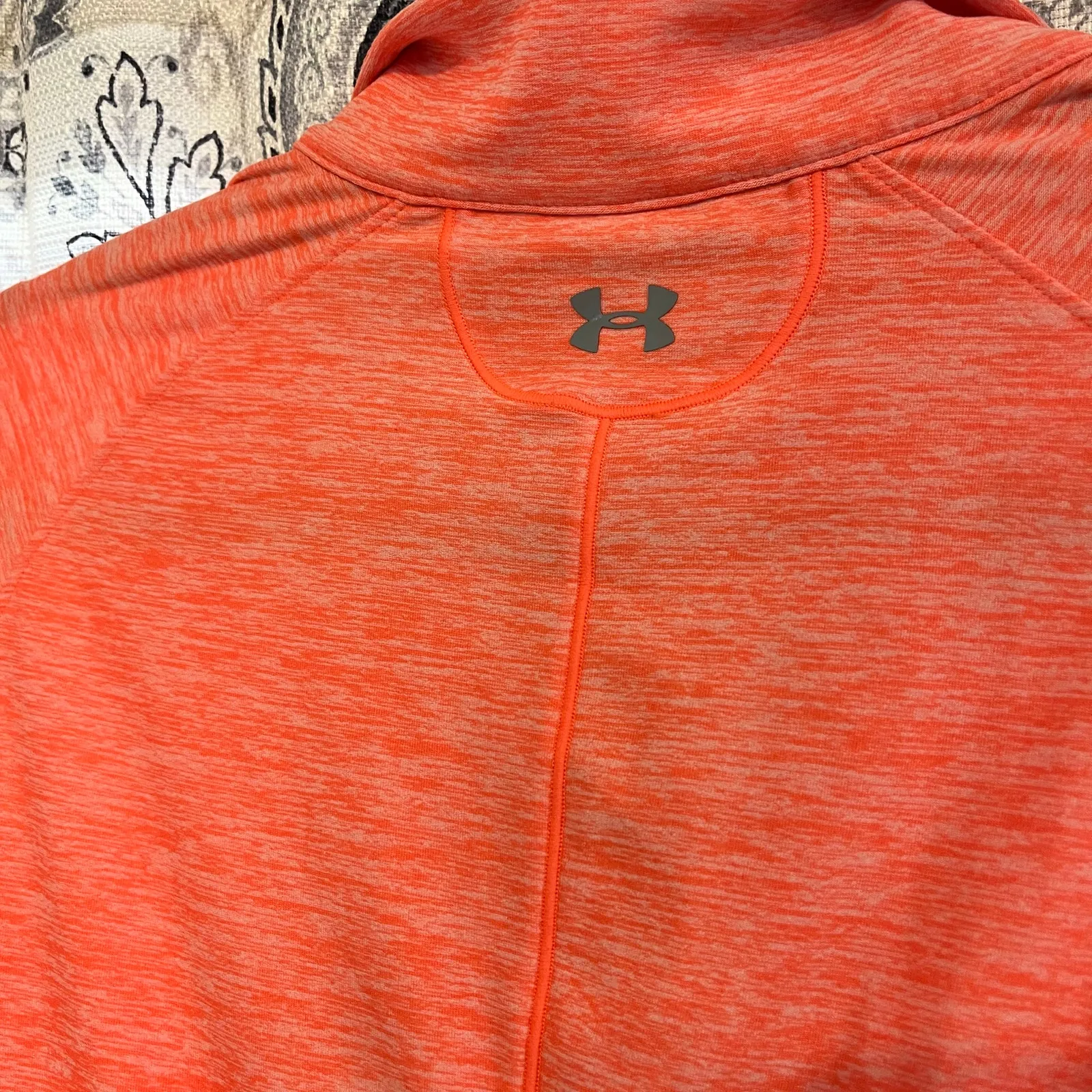 Under Armour Coral Heat Gear 1/4 Zip‎ Pullover Size Medium - Image 6