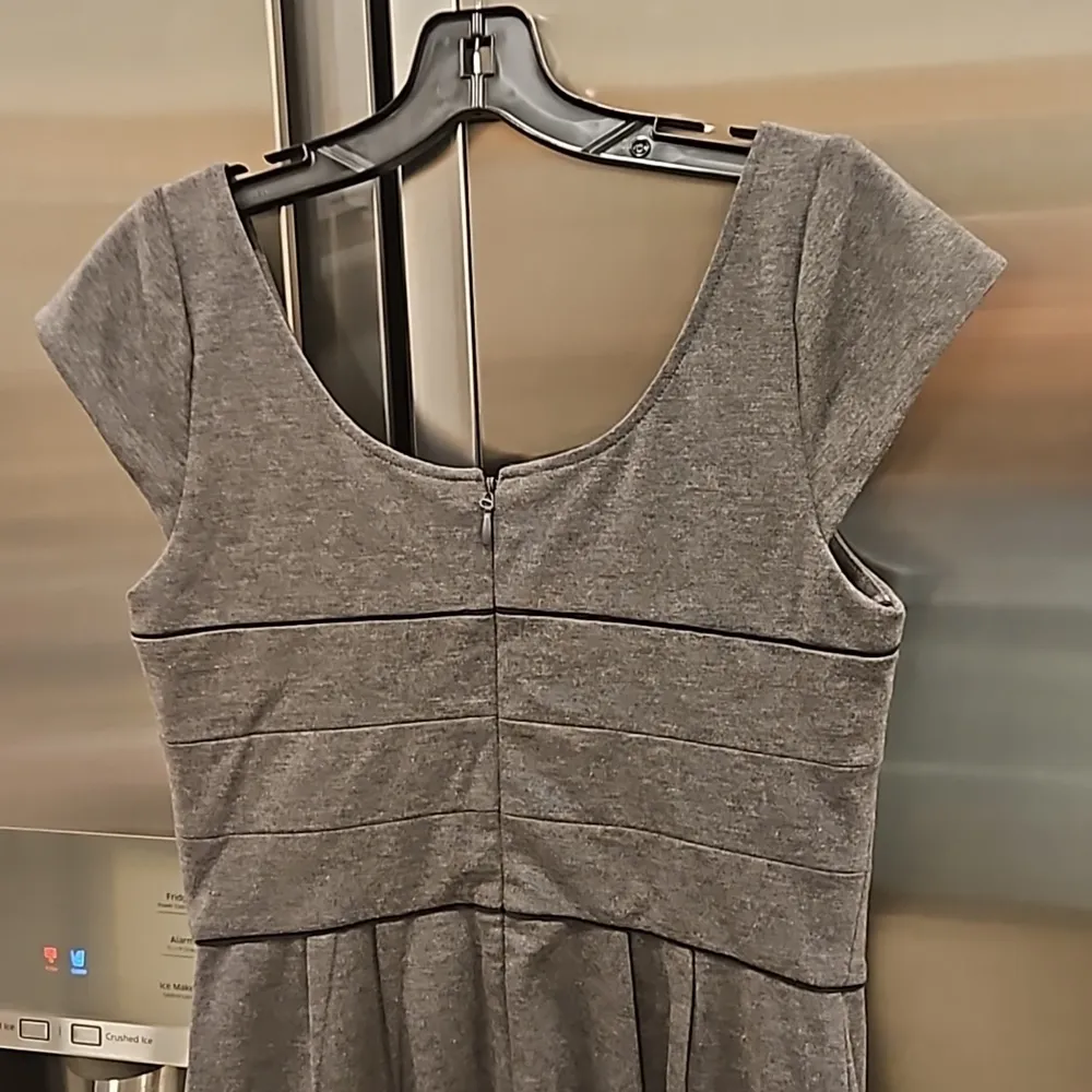 💕BCBGMAXAZRIA💕 Short Cap Sleeve Ponte Sweater Dress ~ Heather Grey 10 NWT - Image 5