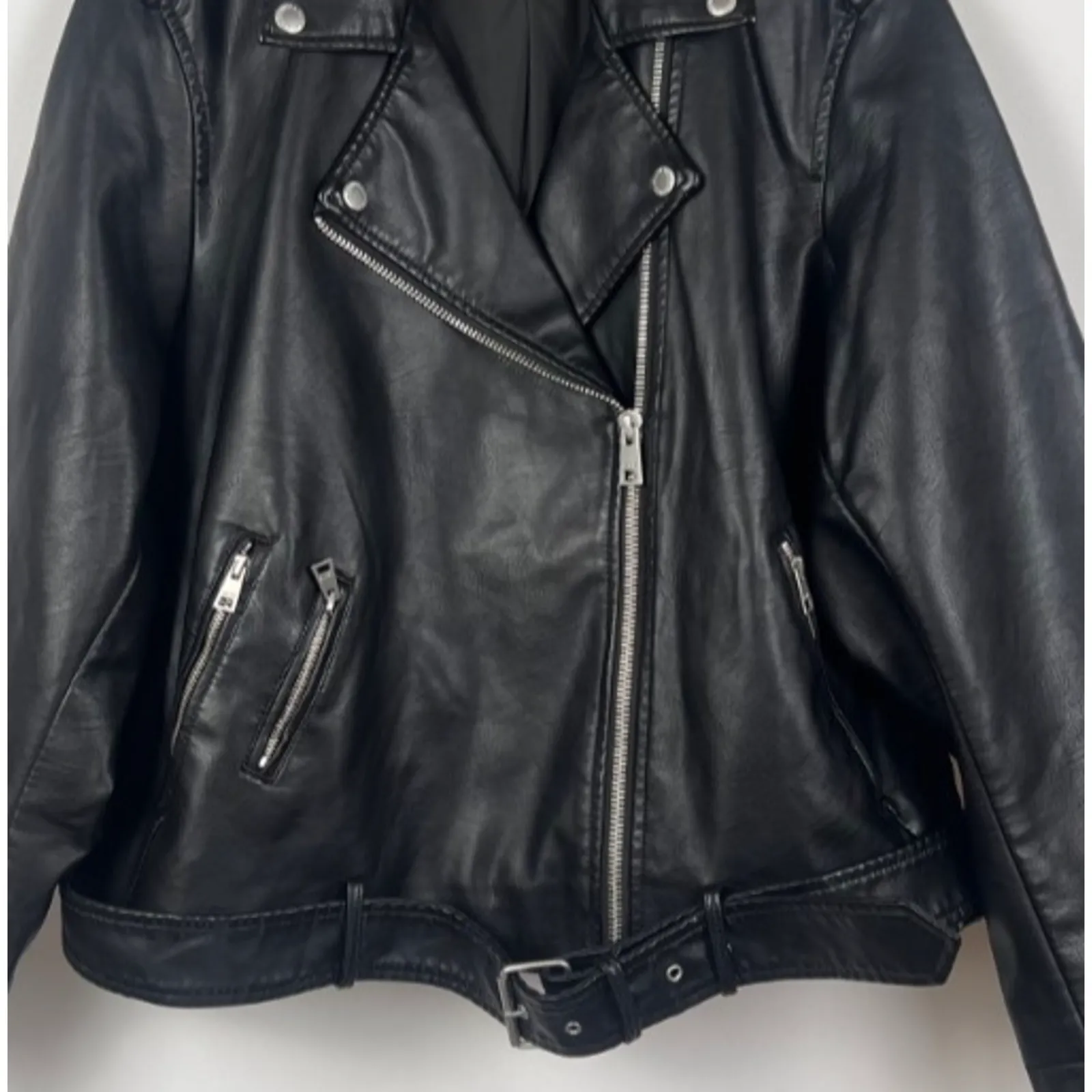 Levi's Women's 2X Black Faux Leather Moto Biker Jacket Belted Full Zip - Image 6