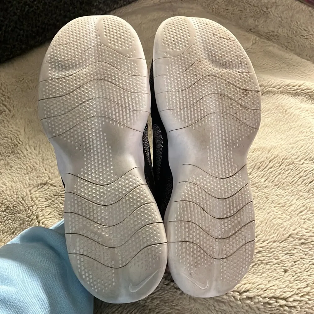 🧜‍♀️ Nike Flex Running Sneakers, size 8 - Image 5