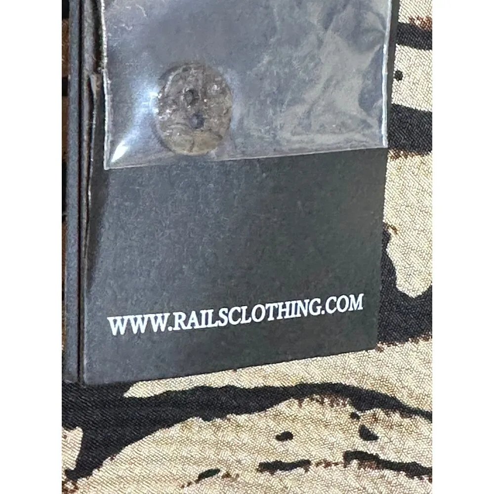 Rails Women's Size M Canyon Rozz Blouse Top Animal Print NWT - Image 12