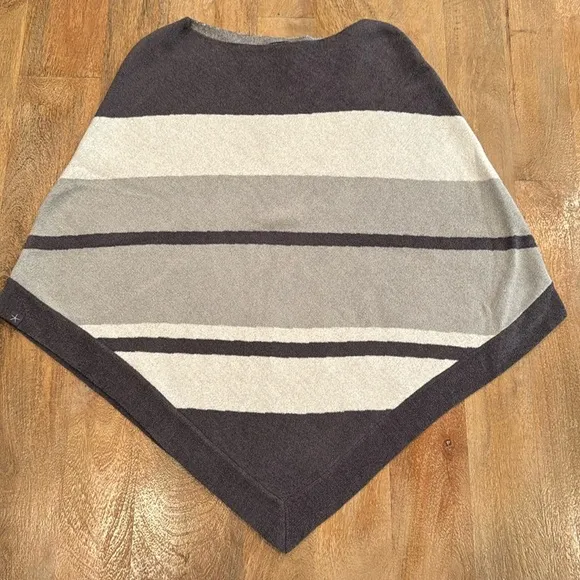 BAREFOOT DREAMS OCEAN BREEZE STRIPED PONCHO One Size soft cozy warm comfy - Image 1