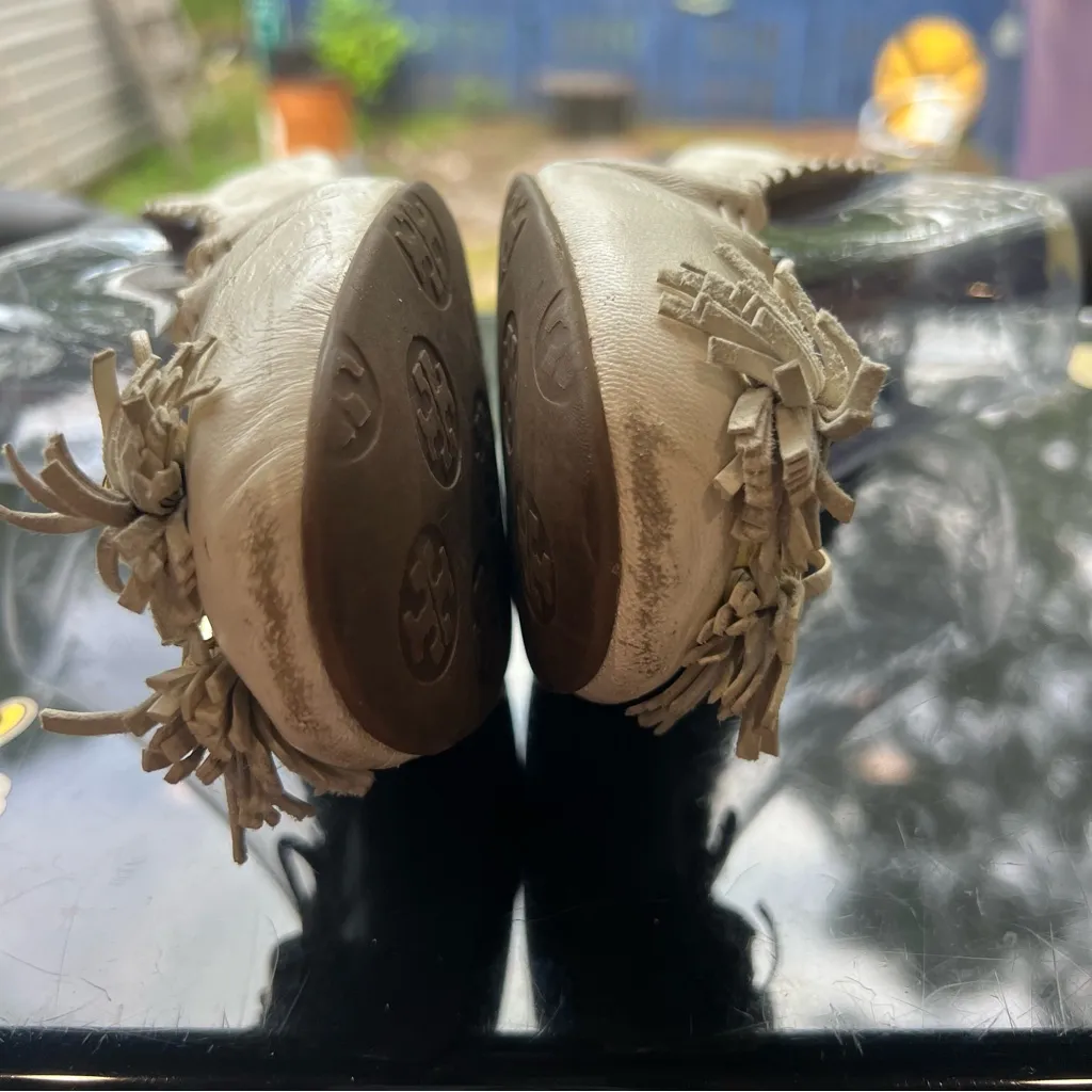 Tory Burch Women's Ivory Reese Scrunch Tassel Ballet Flat Size 7  Shoes - Image 6