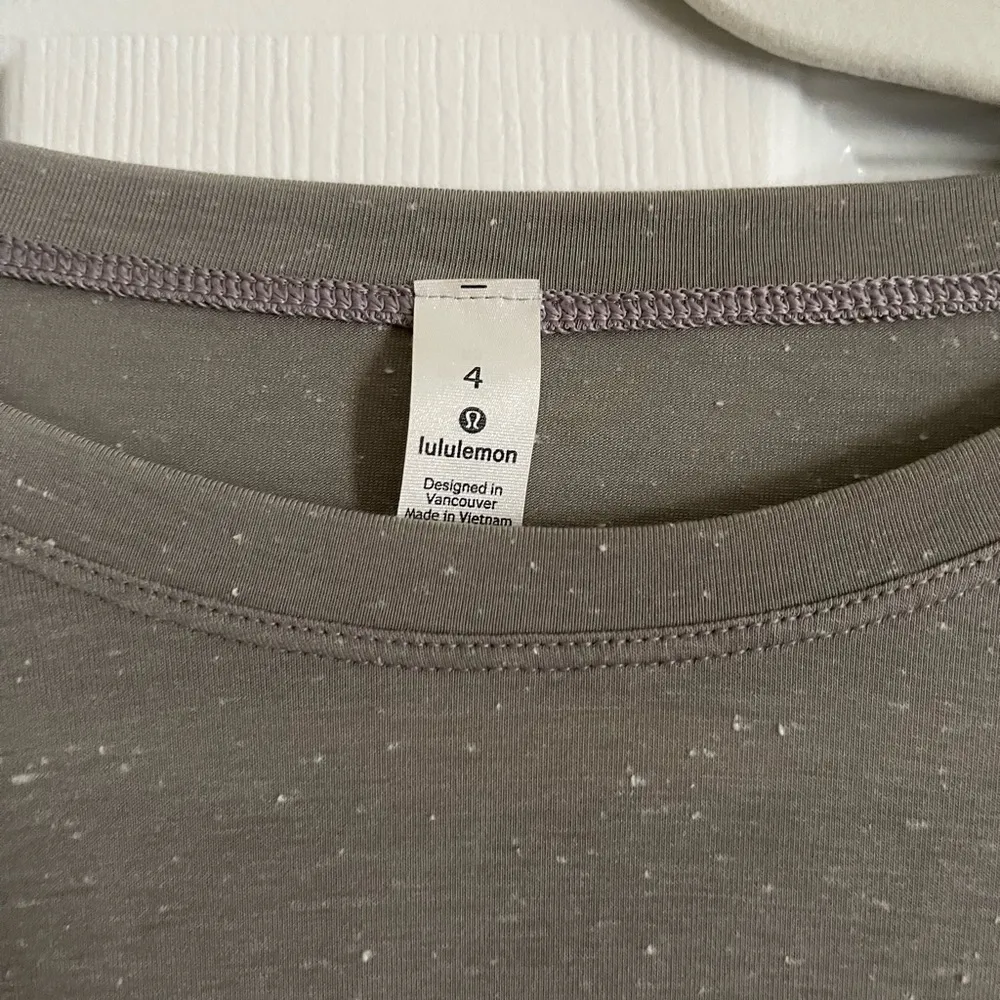 🐸Lululemon Unwind Your Mind Dress
Dark Chrome / White, Size 4 - Image 6