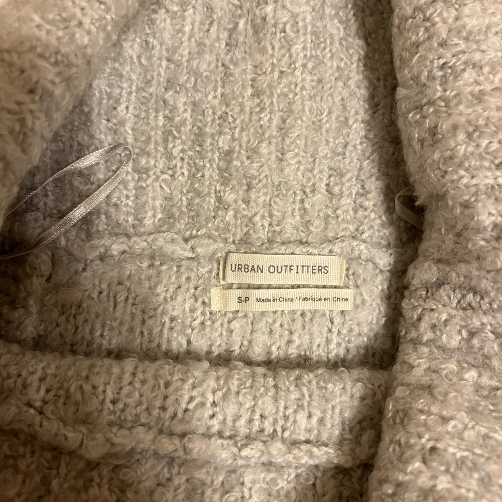 urban outfitters sweater - Image 4