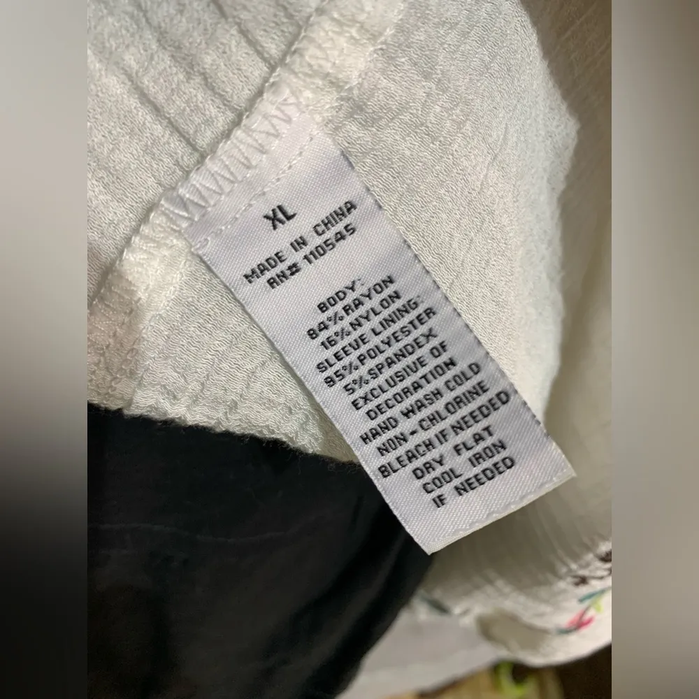 White Gauze Embroidered Boho Top Size XL - Image 6