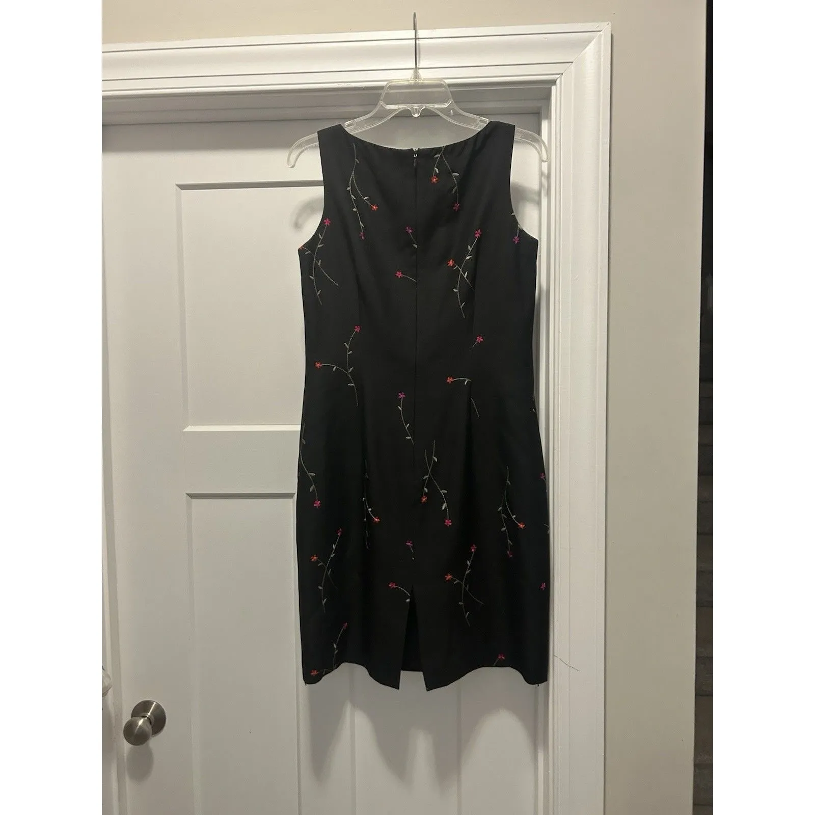 Depeche 90s Y2K Black Silk Embroidered Floral Sleeveless Size 6 Sheath Dress - Image 5