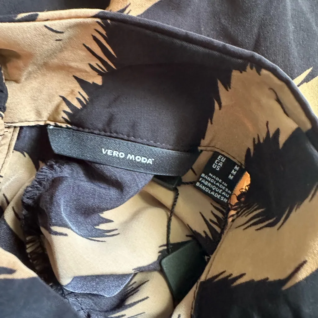 Vero Moda Tan and Black Abstract Print High-Neck Blouse - Image 2