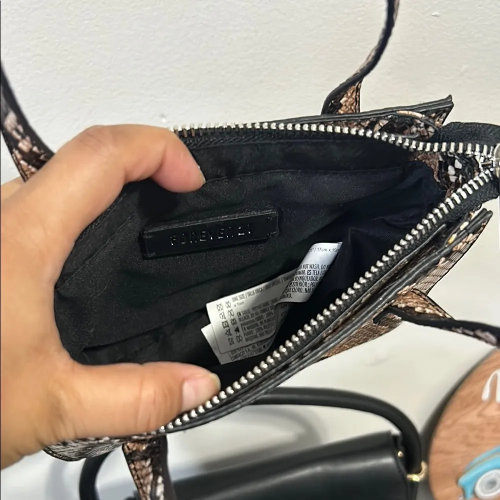 Forever 21 Black and Brown Shoulder Bags Set - Image 3