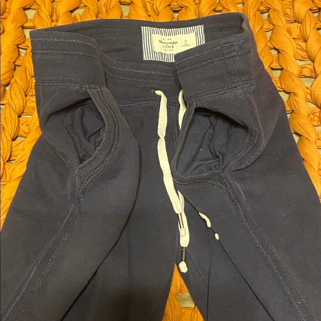 Abercrombie & Fitch Vintage Women’s Sweatpants Capri Joggers - Image 3