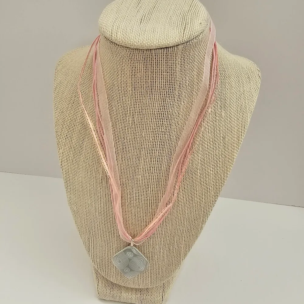 Vintage Y2K Gray Swirl Glass Rhombus Pendant on Pink Organza Ribbon - Image 4