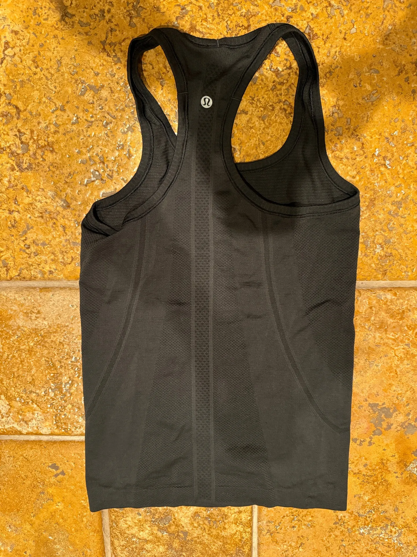 Lululemon Women’s Tank Swiftly Tech - Image 3