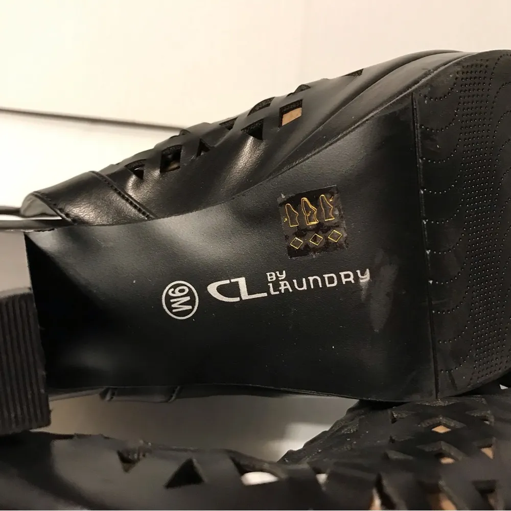 Women’s ankle strap sandal heel peep shoe size 9M black - Image 7