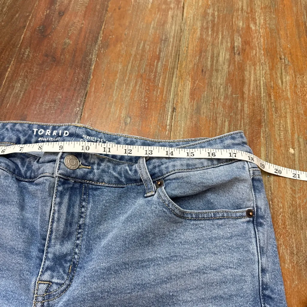 Torrid Blue Distressed Jean Shorts #feelthefit Classic Denim Size 14 - Image 8