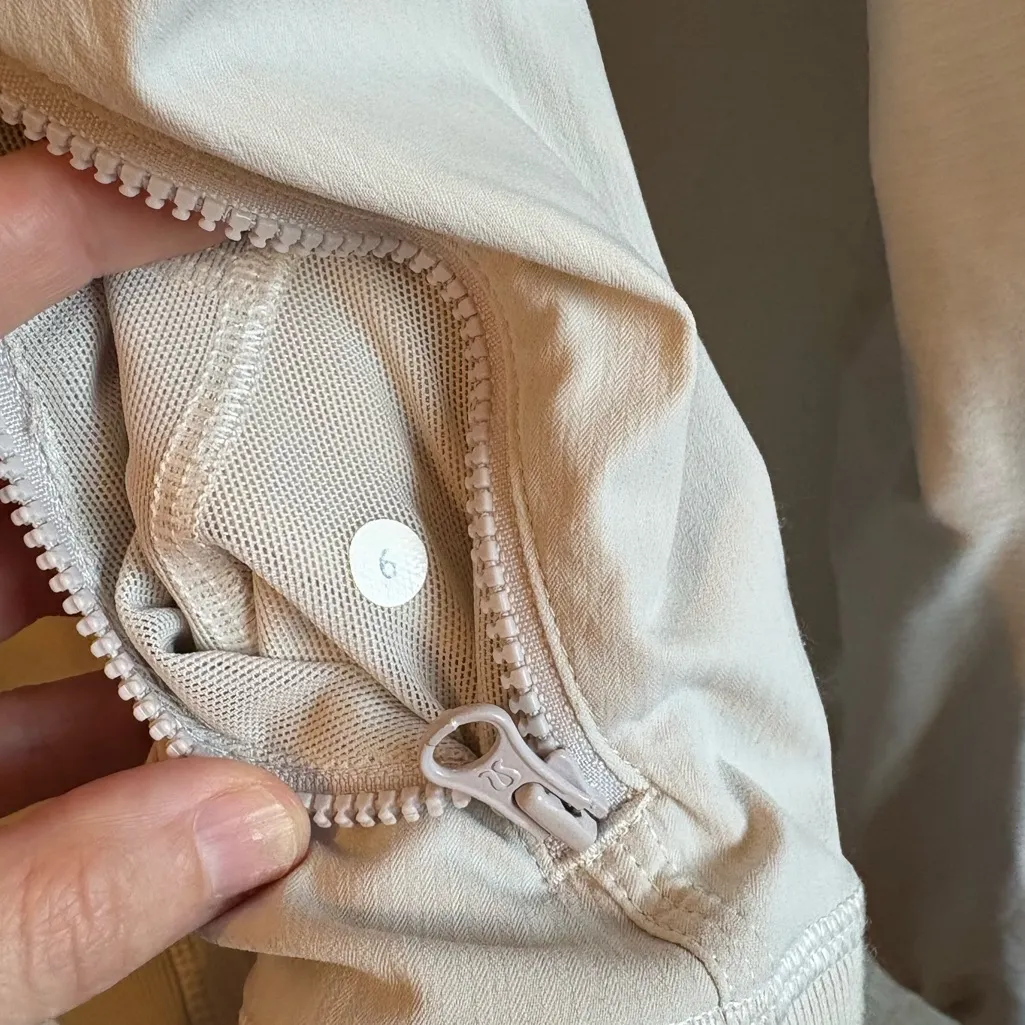 Lululemon Street To Studio Jacket
Dune Size 6 - Image 8