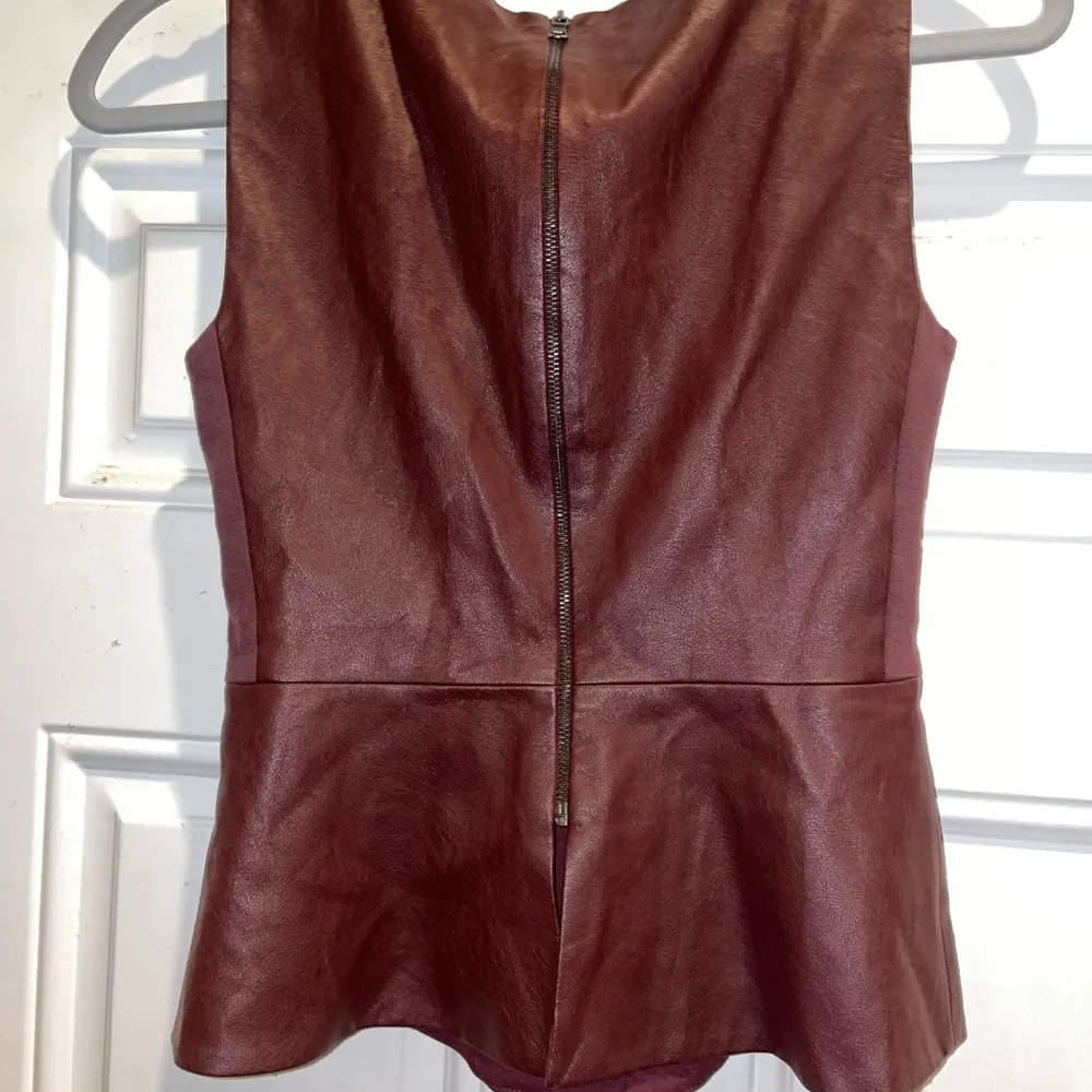 BCBGMAXAZRIA peplum top - Image 6