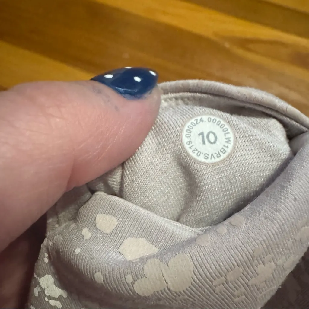 RARE lululemon energetic edge cropped tank light chrome color - Image 6