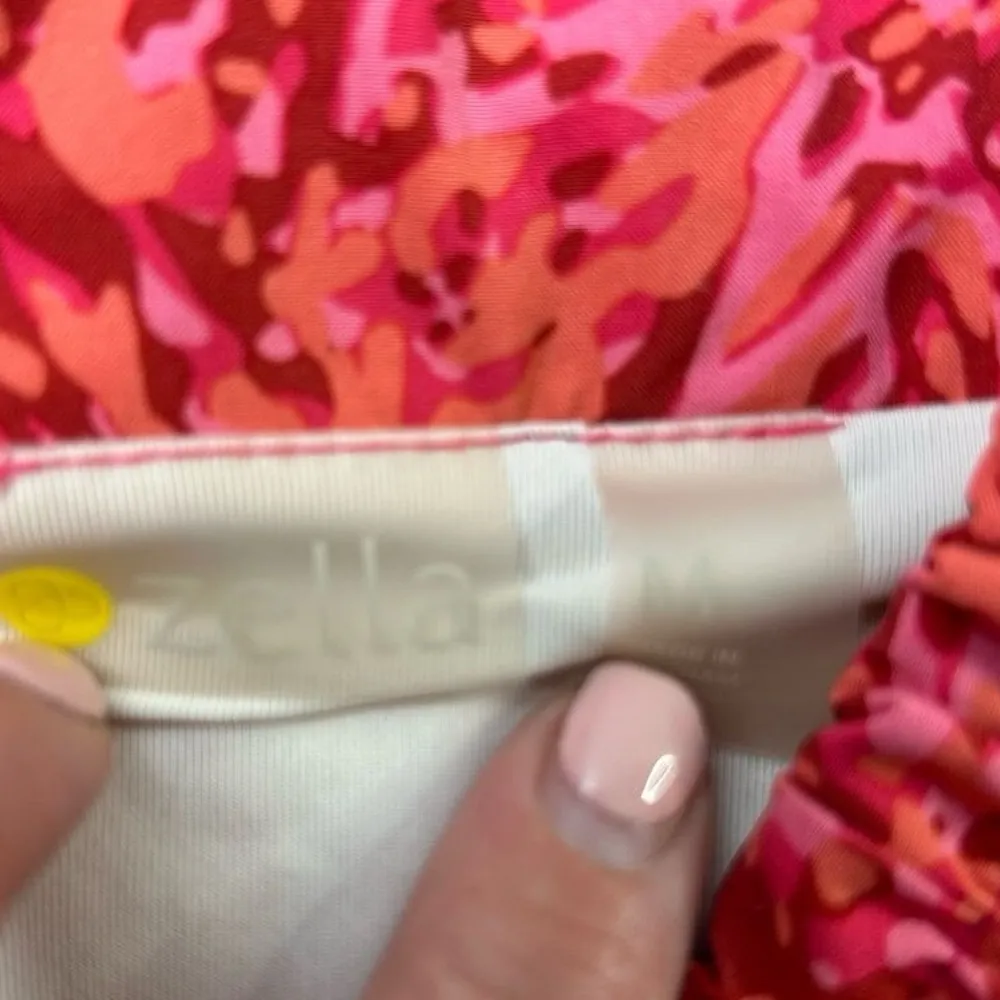 Z by Zella Aerodynamic Women's Active Shorts Medium Coral Print Gym Running - Image 4