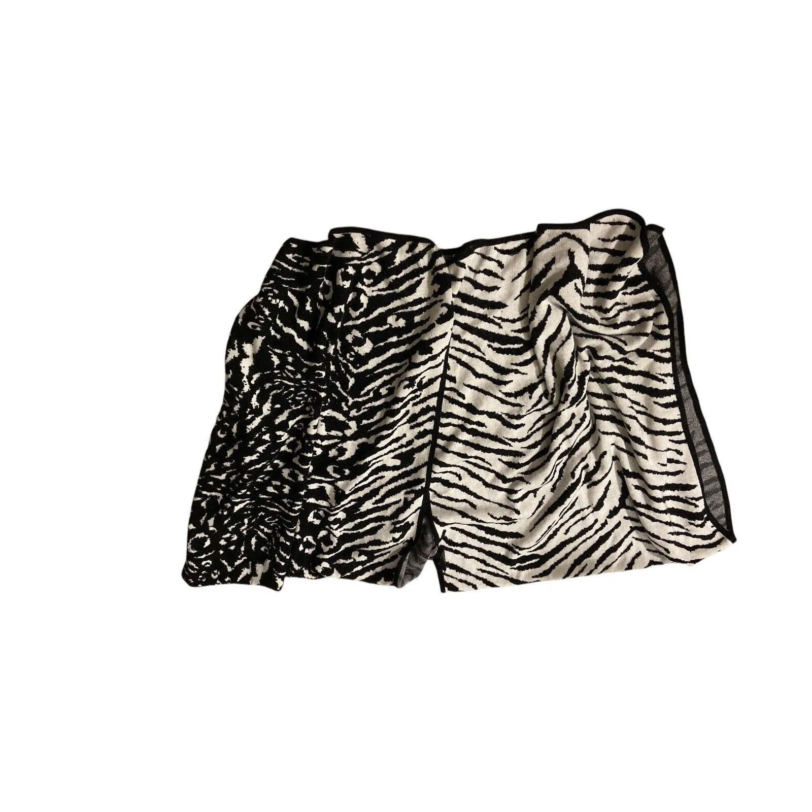 White House Black Market Wrap Shawl One Size Animal Prints‎ Ruana Wool Cashmere - Image 2