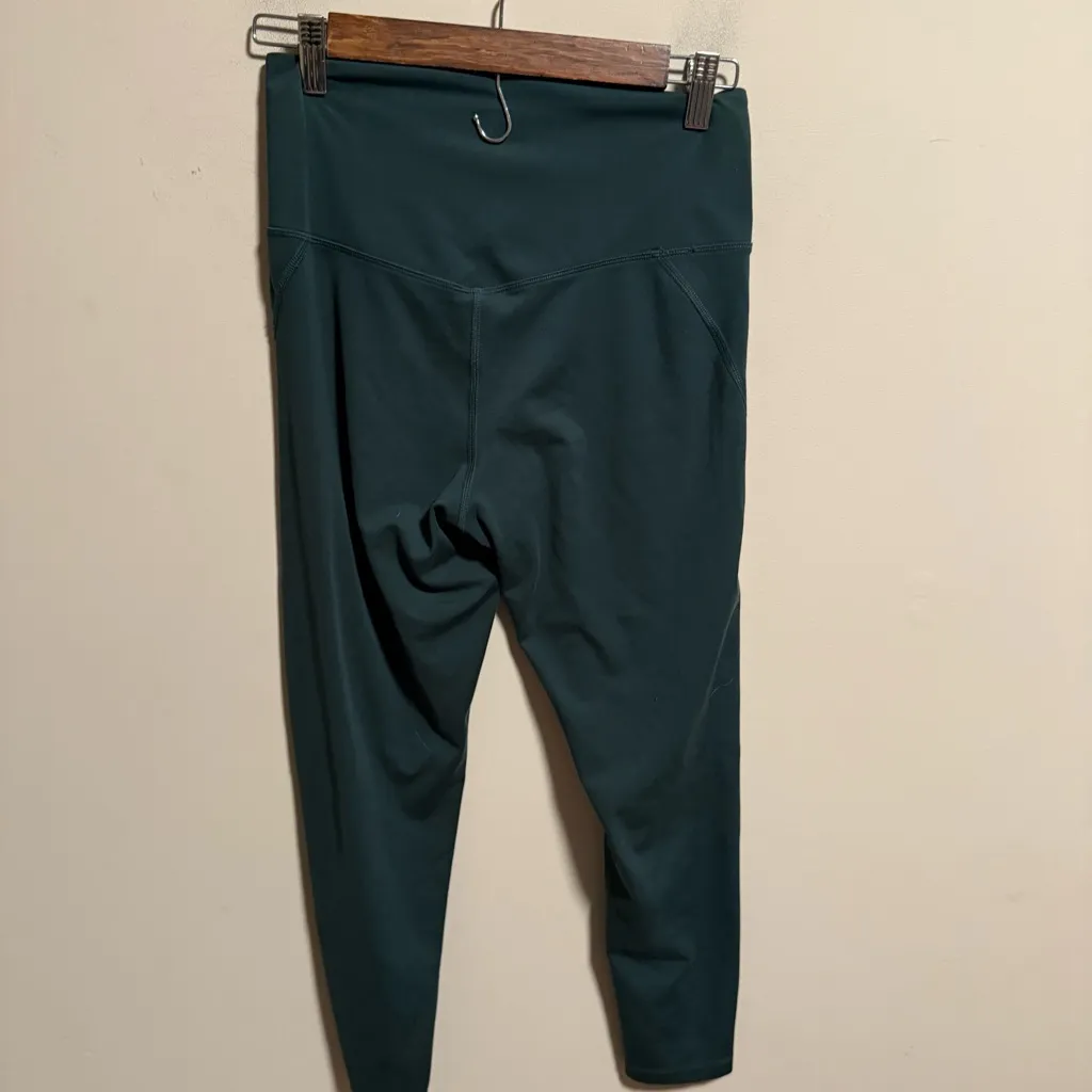 Girlfriend Collective Compressive High Rise 7/8 Legging Moss Green- Size Medium - Image 5