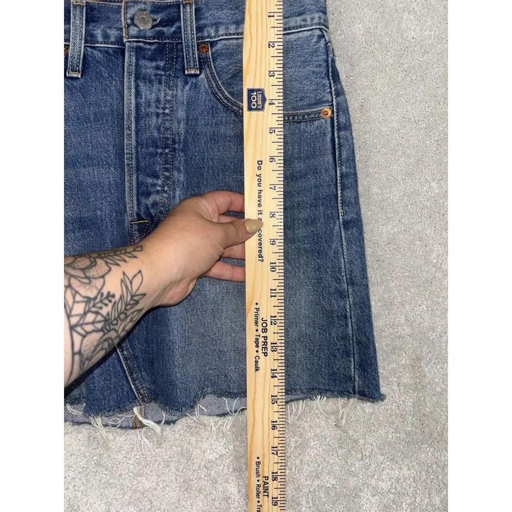 Levi's Premium Denim Button‎ Up Skirt Cut Off Fringe Womens 24 EUC - Image 8
