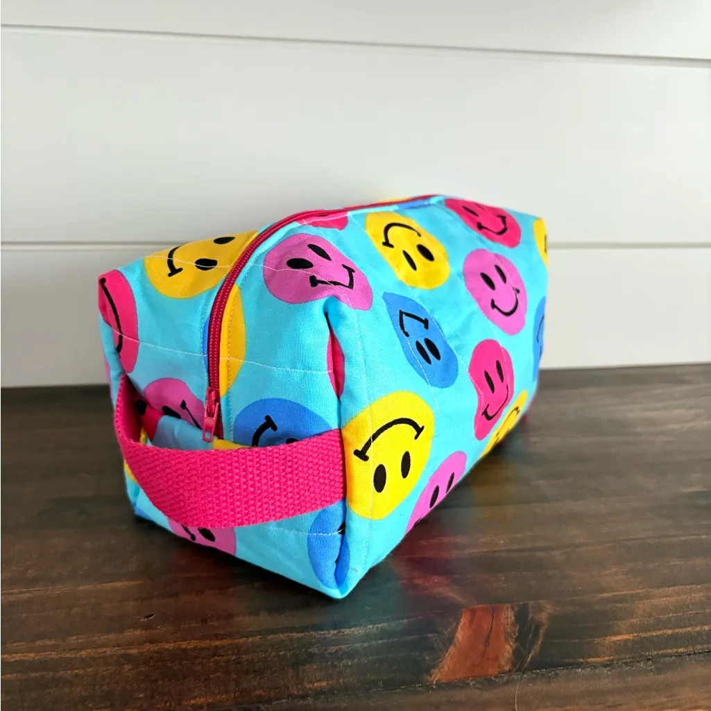 Handmade Smiley Face Cosmetic Make Up Bag Sz OS - Image 2