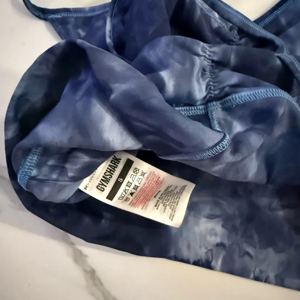 Gymshark Blue Sports Bra with Crisscross Straps - Image 4