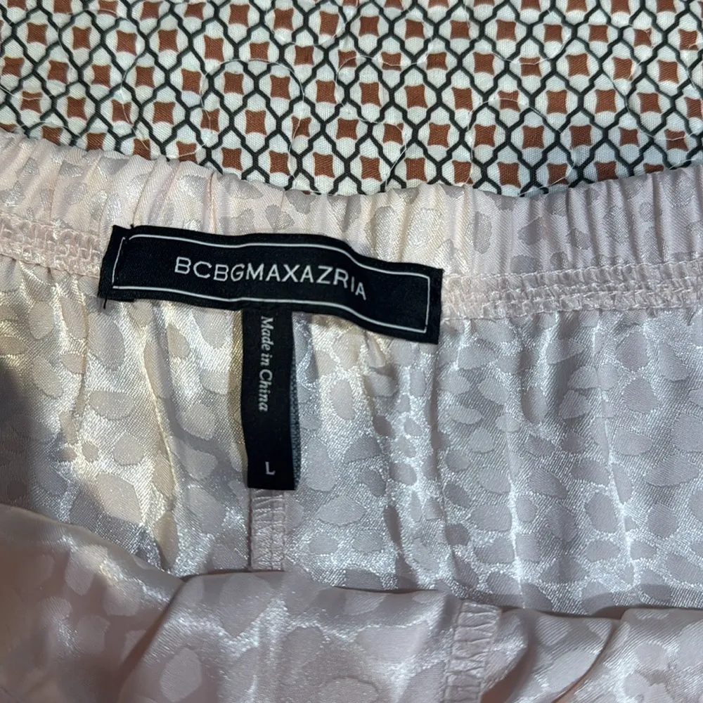 BCBG Max Azria Pajama Set animal print pink Large - Image 8