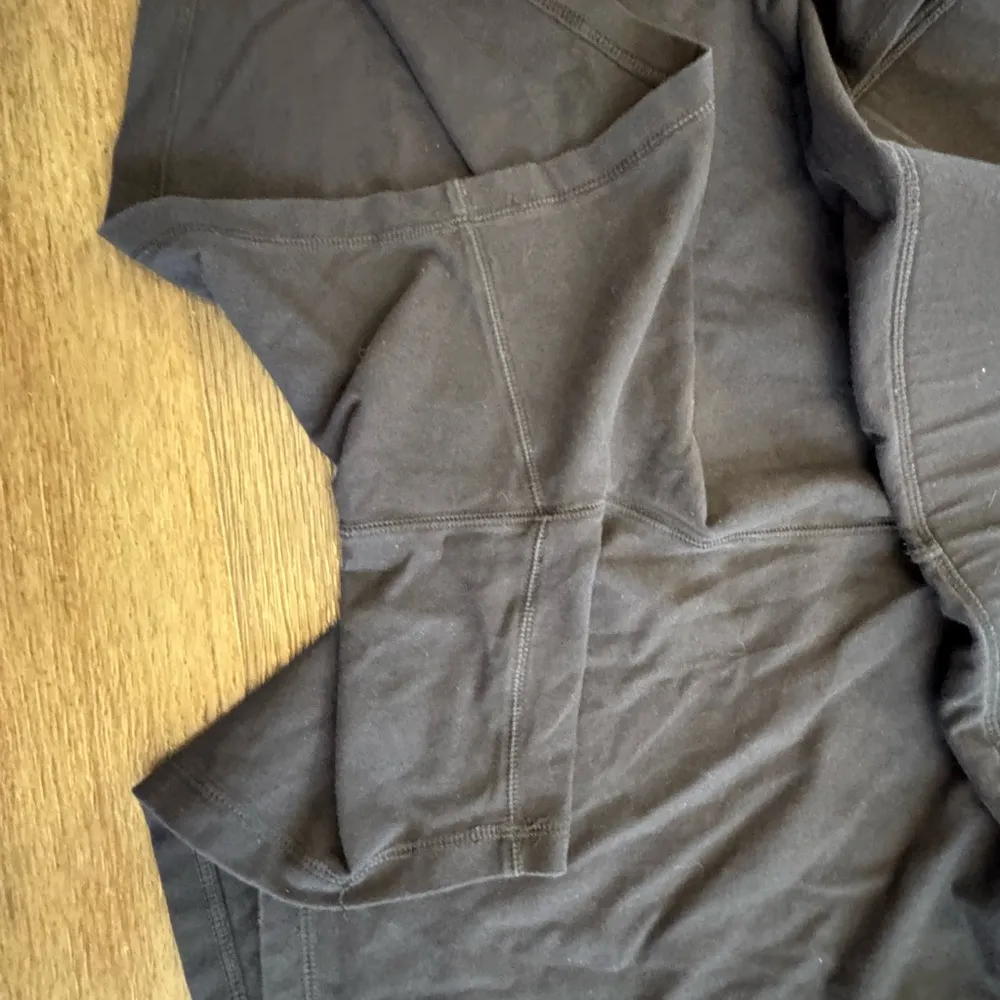 Livi Active lane Bryant black pocket Shorts size 30/32 Black Women's Shorts - Image 3