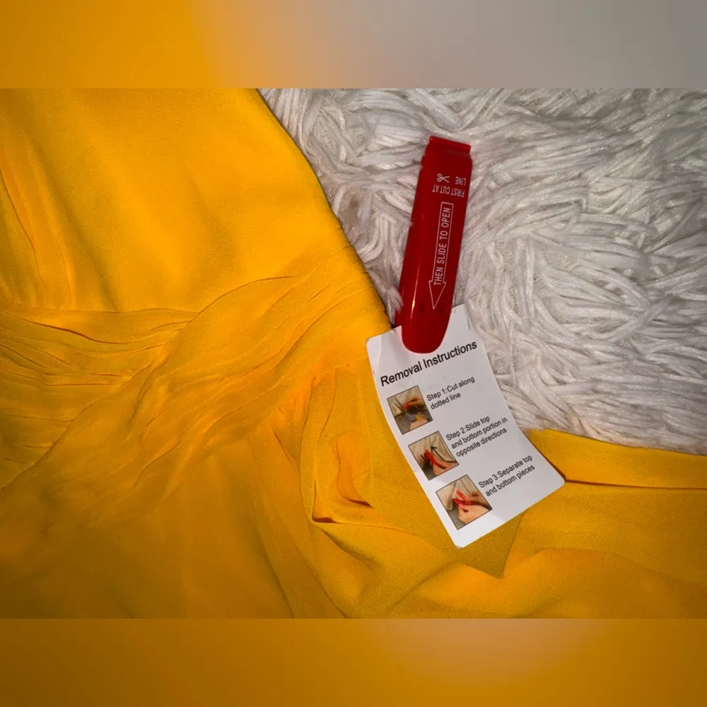 NWOT Mac Duggal 55412 Marigold Yellow Asymmetrical high low Hem Gown sz 2 - Image 4