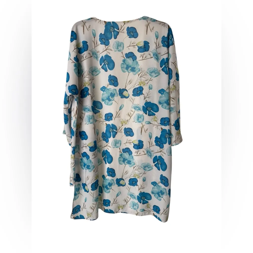 Floral Blue and White Kimono Size XXL - Image 3