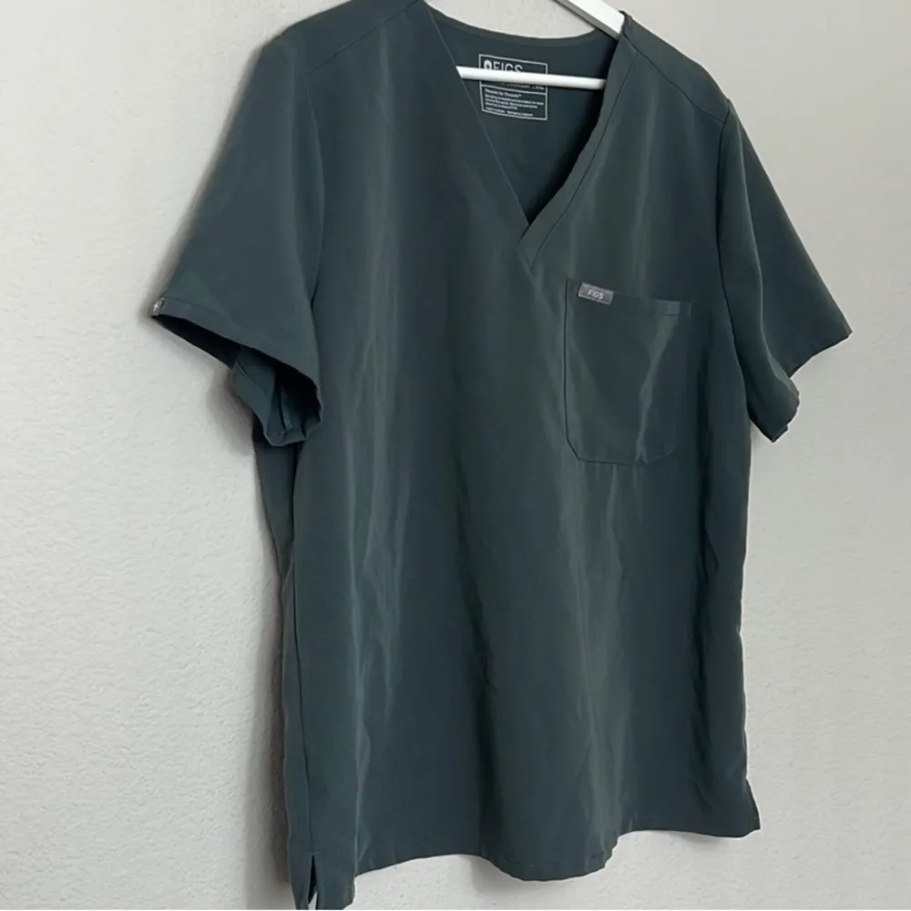 FIGS Green Short Sleeve Top - Image 4