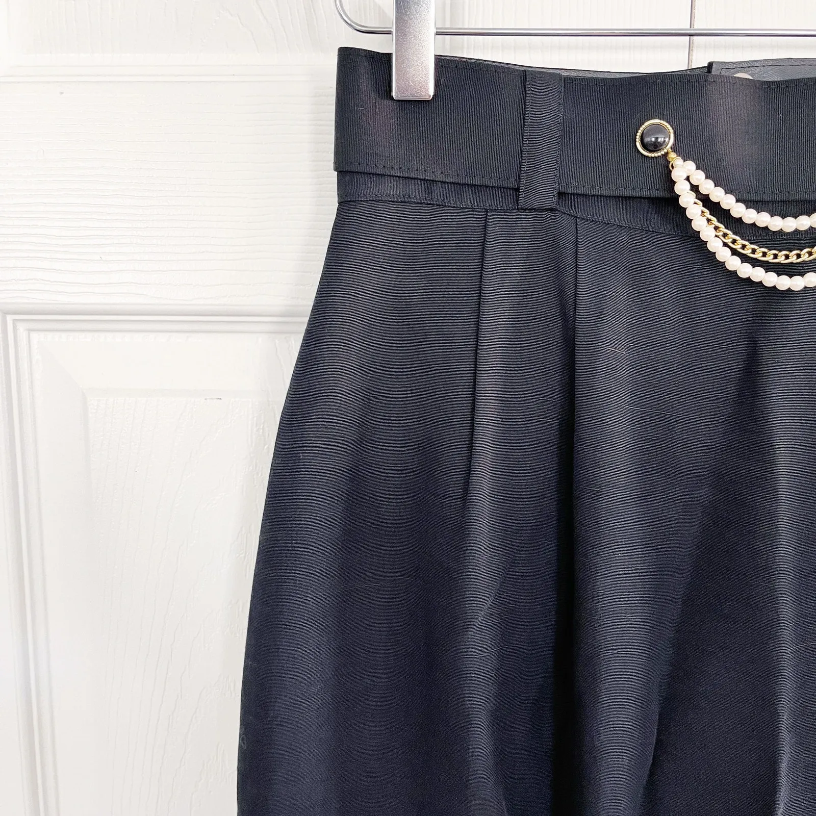 SK & Company Vintage Black Pencil Skirt with Pearl and Chain Belt Size 10 - Image 2
