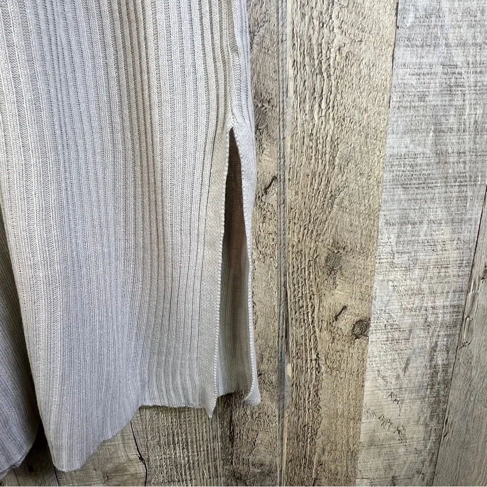 Unbranded Size Medium Ribbed V - Image 10