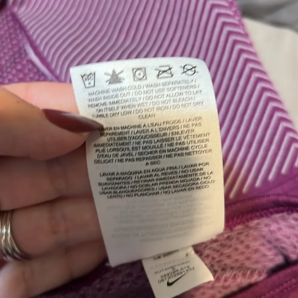 Nike Dry Fit long sleeves size small - Image 6