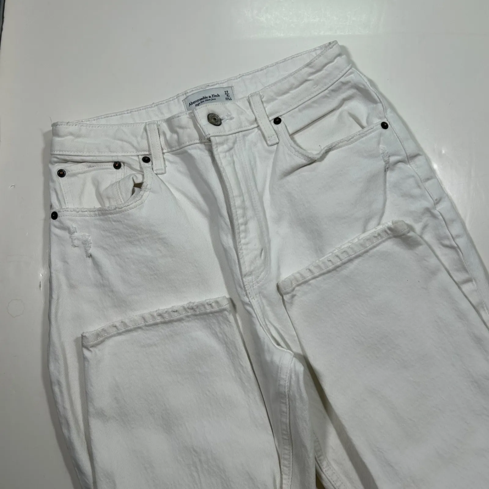 Abercrombie & Fitch High Rise Mom Jeans Curve Love Distressed‎ White Denim 27/4R - Image 4