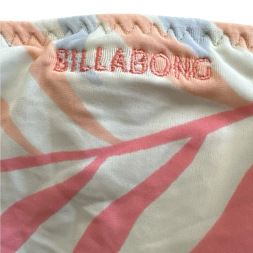 NWT Billabong - Tropic Jungle Lowrider Reversible - Swim
Bottoms S - Image 8