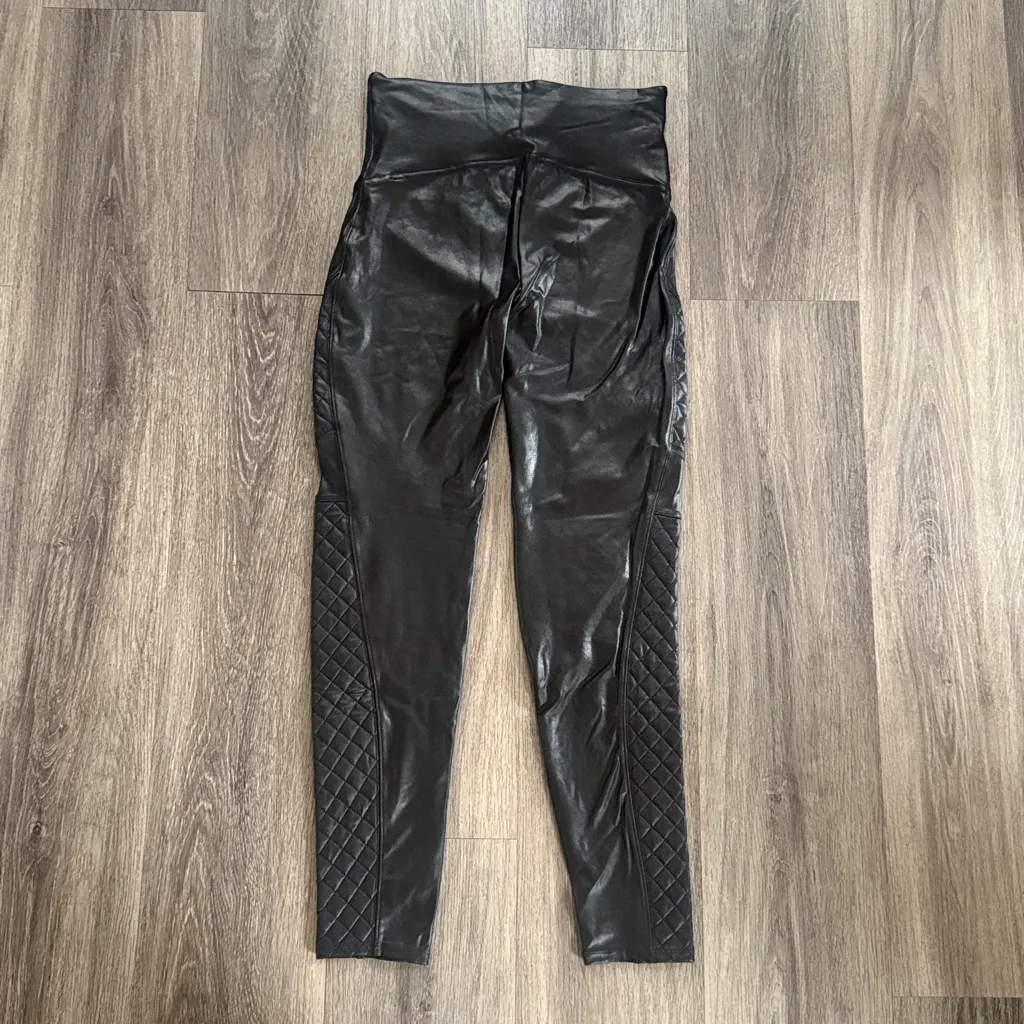 Black Faux Leather Quilted Leggings Large Moto High rise - Image 4