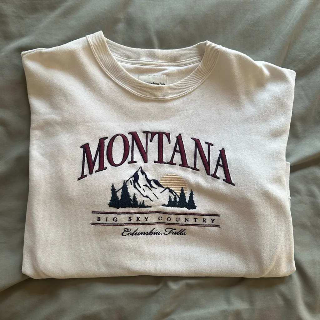 Abercrombie & Fitch White Montana Graphic Sweatshirt - Image 3