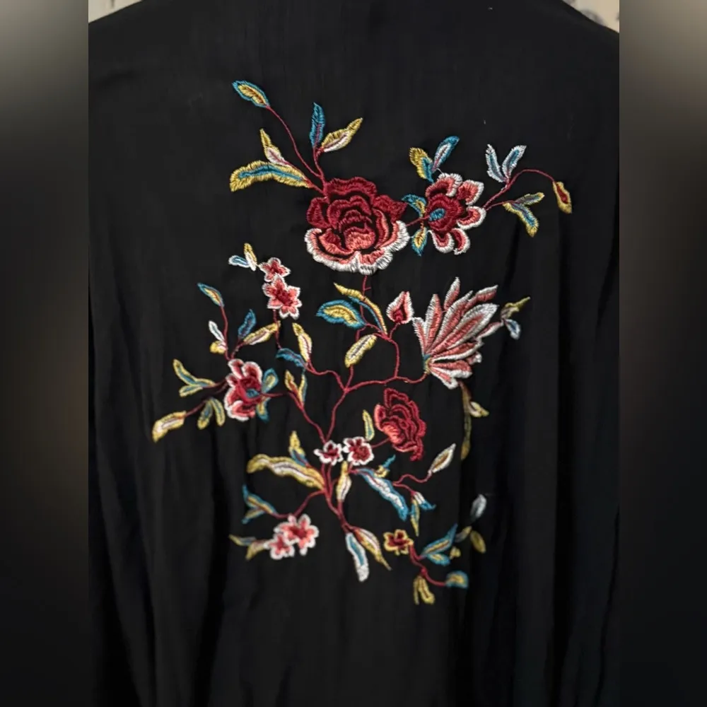 Boutique light black cardigan Size 3X - Image 4