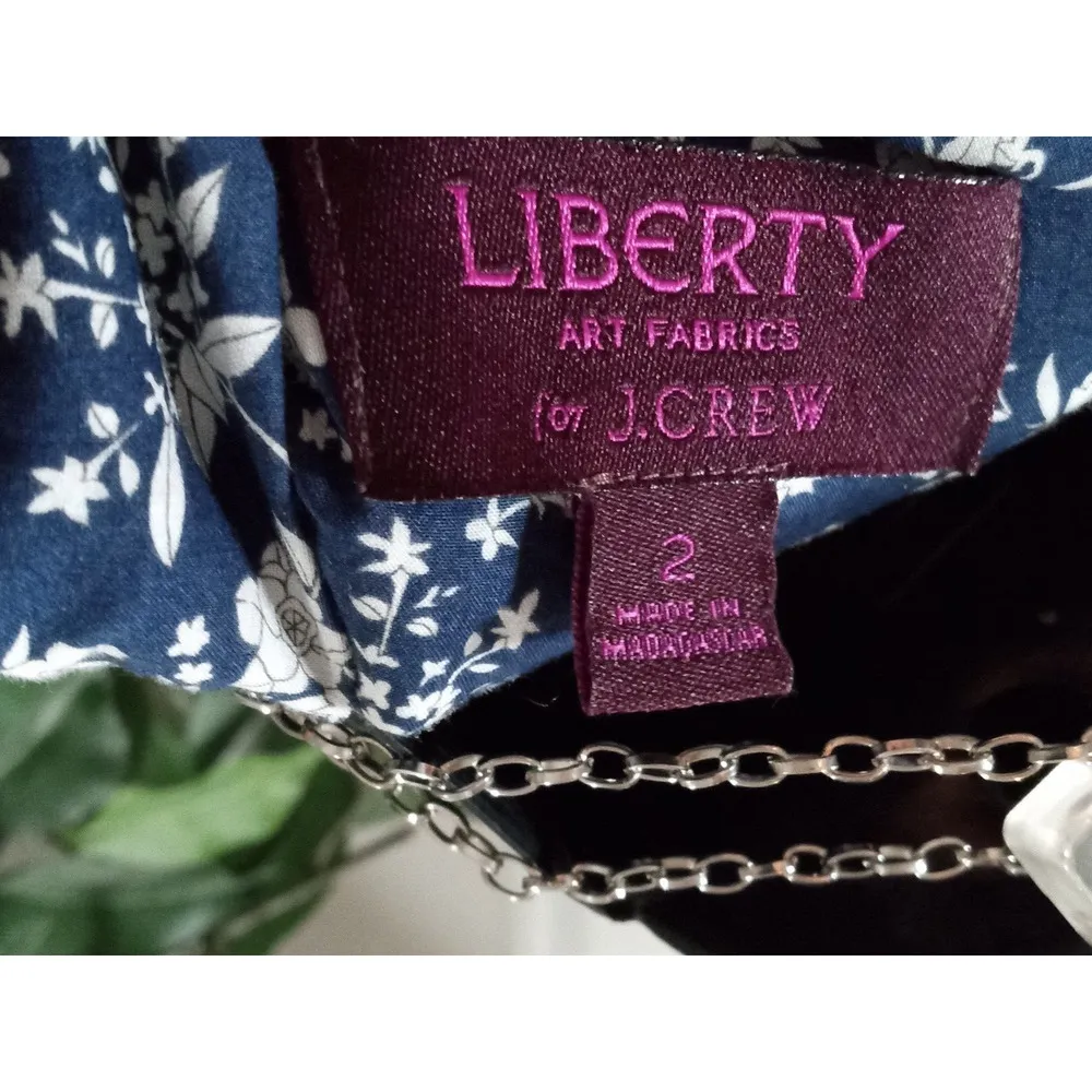 Liberty For J.CREW Women's Navy Floral Cotton Collared Button Down Shirt Size 2 Blue - Image 8