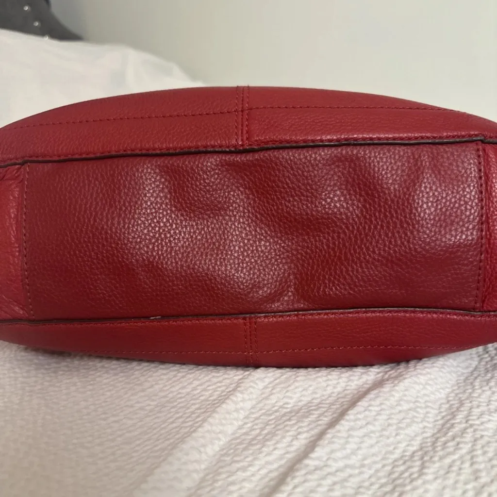 Tignanello Red Leather Shoulder Bag with Front And Back Pockets - Image 4