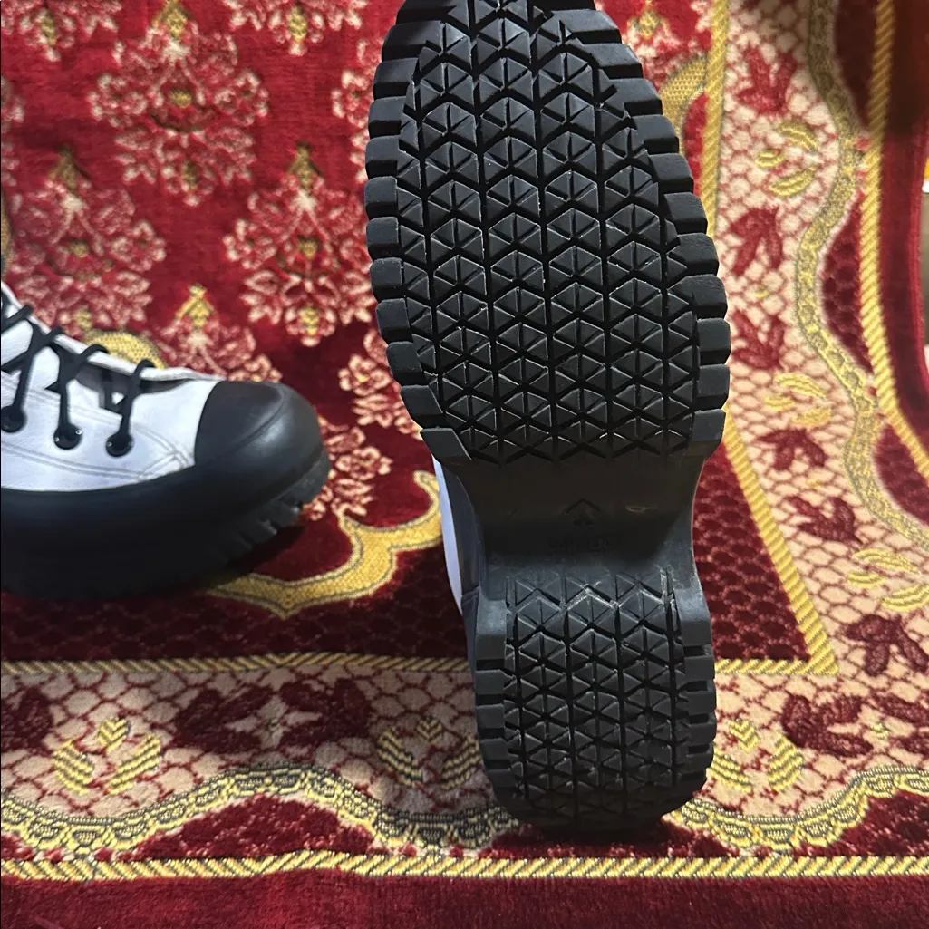 Converse all stars lugged weatherproof high tops size 7.5 Black - Image 6