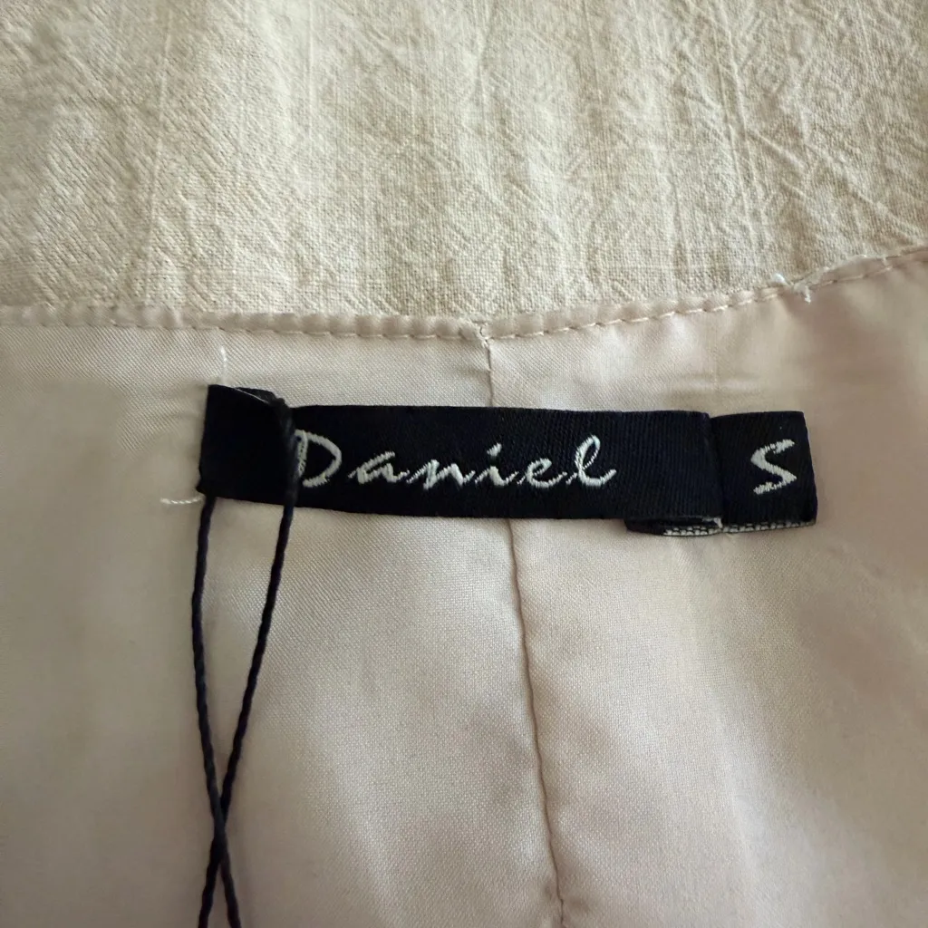 Daniel Collection Tie Front Ecru Black Contrast Embroidery Vest Small NWT - Image 10