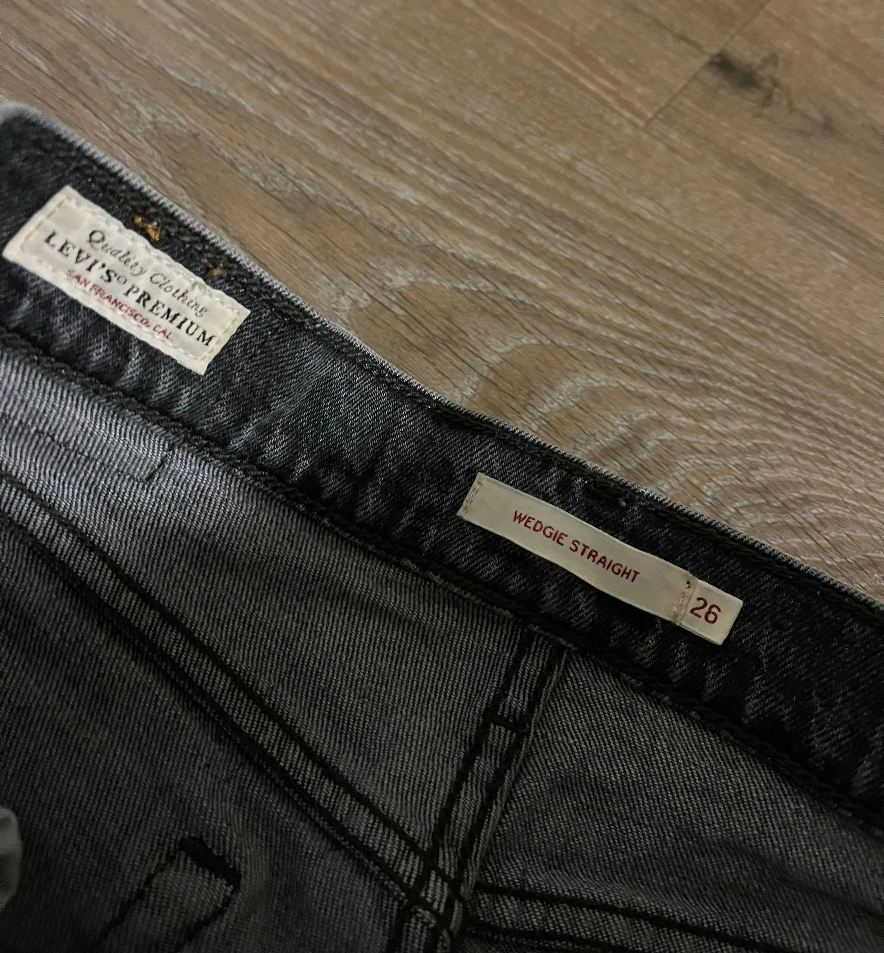 Levi’s Wedgie Straight Jeans - Image 3