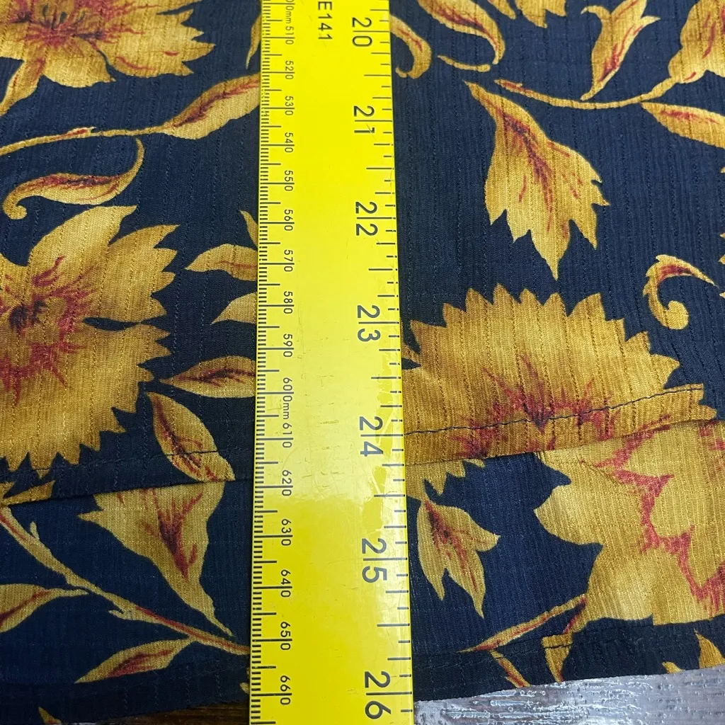 Jones New York Black and Yellow Floral silk Blouse wize 14 - Image 6