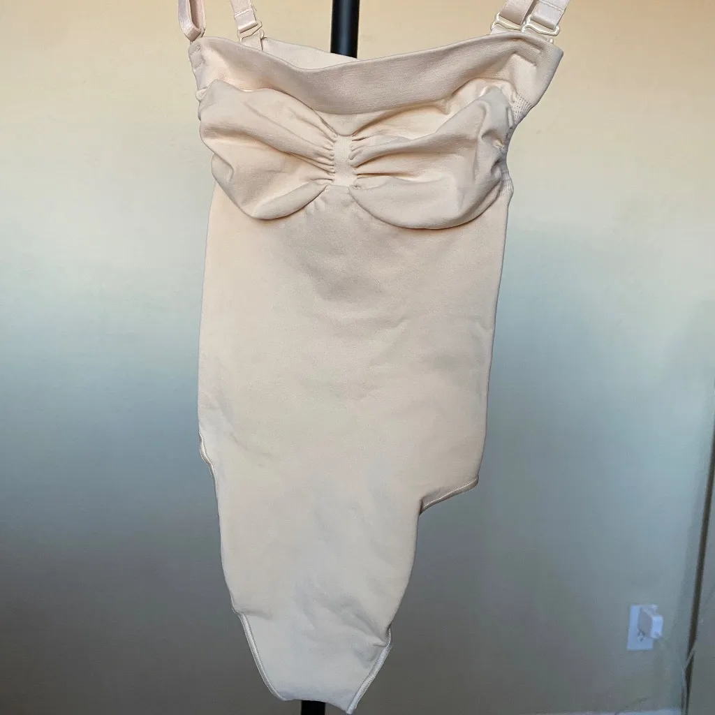 SKIMS‎ Seamless Sculpt Strapless Thong Bodysuit Sand Size S - Image 7