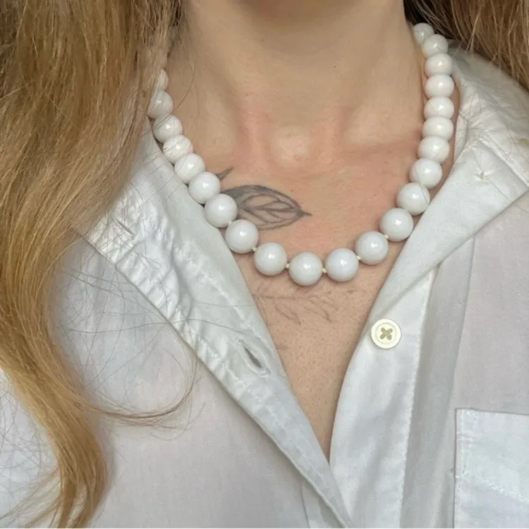 JAPAN White Beaded Necklace Vintage “Saraqa” 27.5” Hook Clasp Statement Classic - Image 9