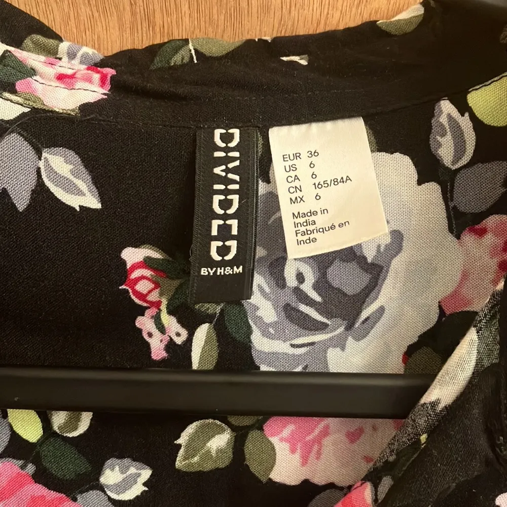 H&M cropped floral print blouse size size petite (European/junior size) - Image 5