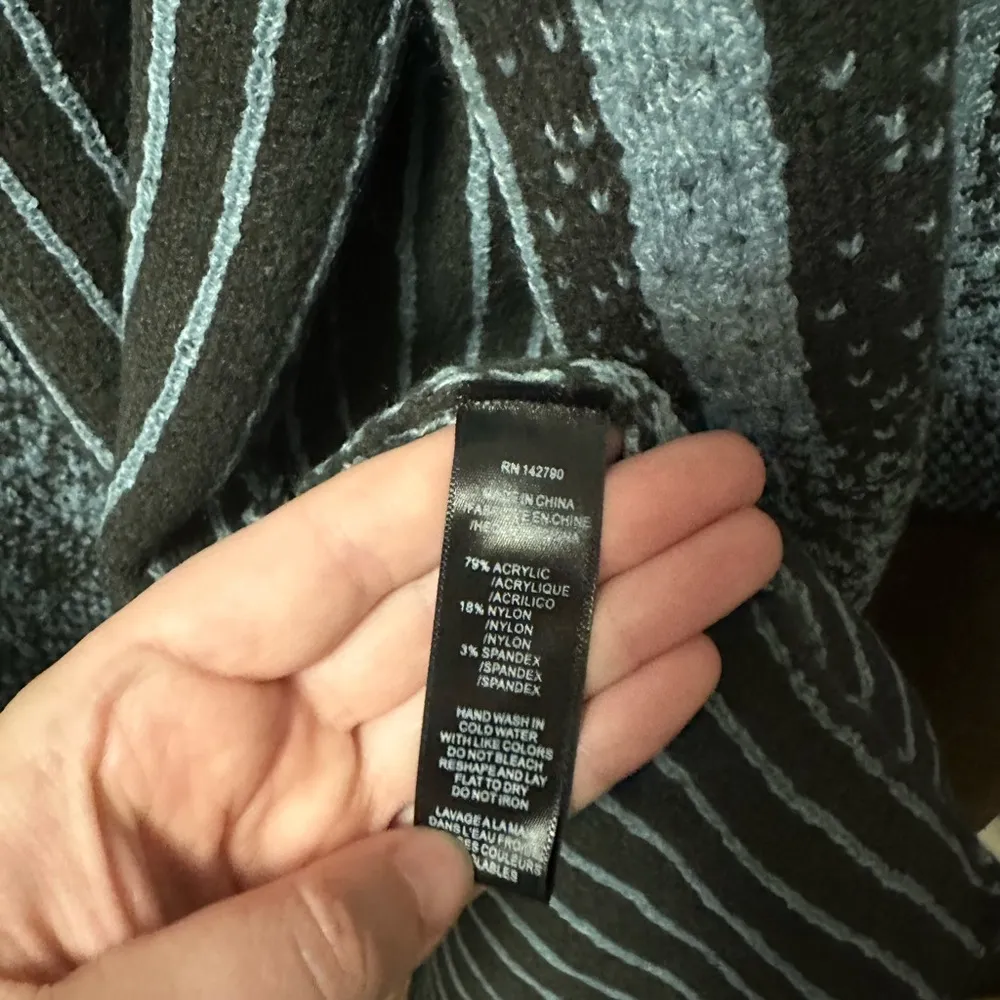 NWT Woman’s MaxSport Abstract Cadigan Size Small MX34774 Blue Smoke Charcoal - Image 6